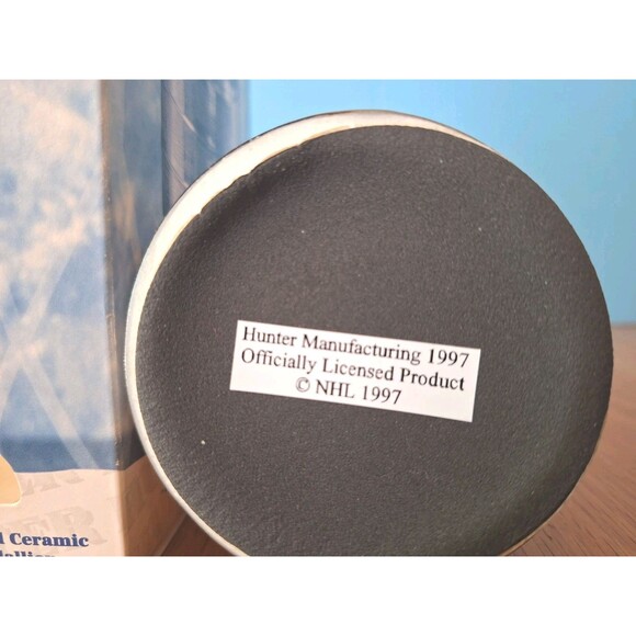 Detroit Red Wings 1997 Stanley Cup Champions Commemorative Stanley Cup Trophy 8" - Picture 8 of 11